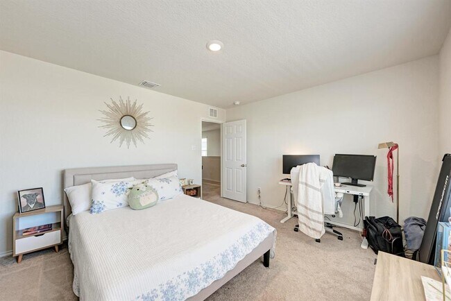Building Photo - 229 Prairie Falcon Wy