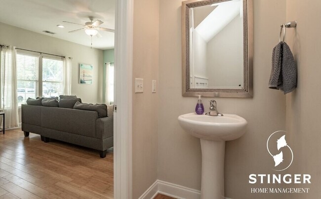 Building Photo - 39 Spearmint Cir