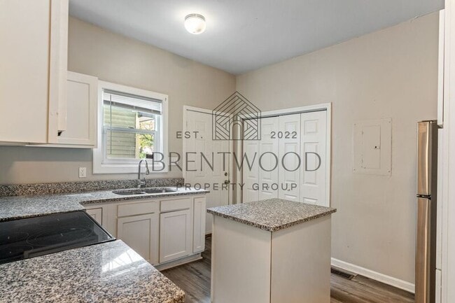 Building Photo - 147 E 30th St