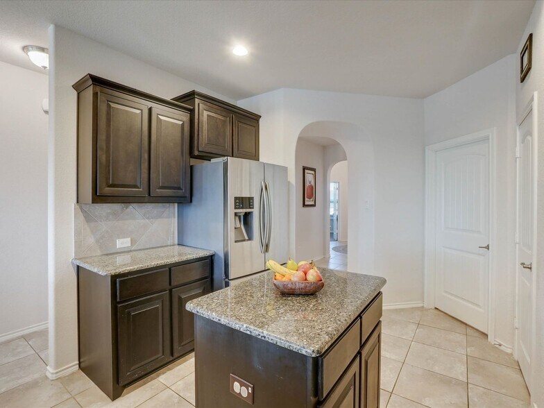 Building Photo - 10704 Ersebrook Ct