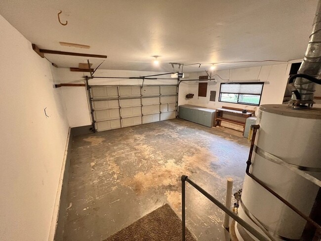 Building Photo - Rambler Golf Course View 3bd 2bath Avail. March 6th