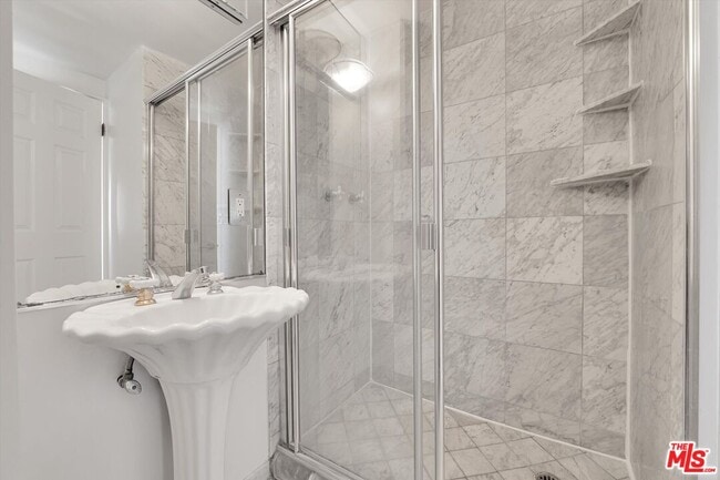 Building Photo - 10701 Wilshire Blvd