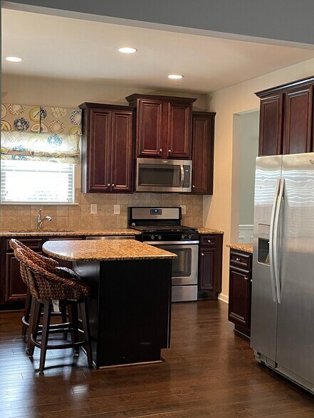 Kitchen - 6505 Muirfield Pt