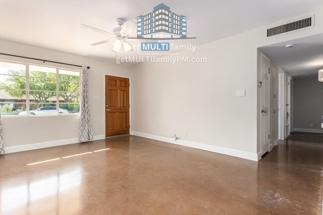 Building Photo - 2618 E Pierson St