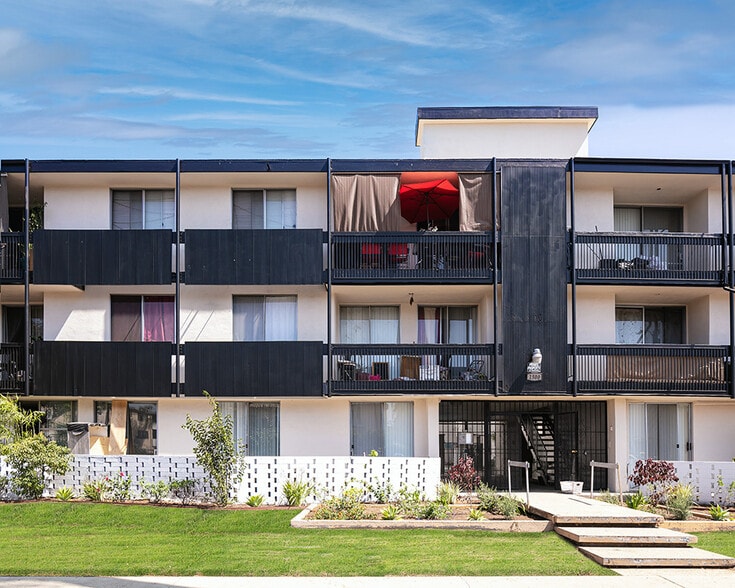 Primary Photo - 1500 Gramercy Place