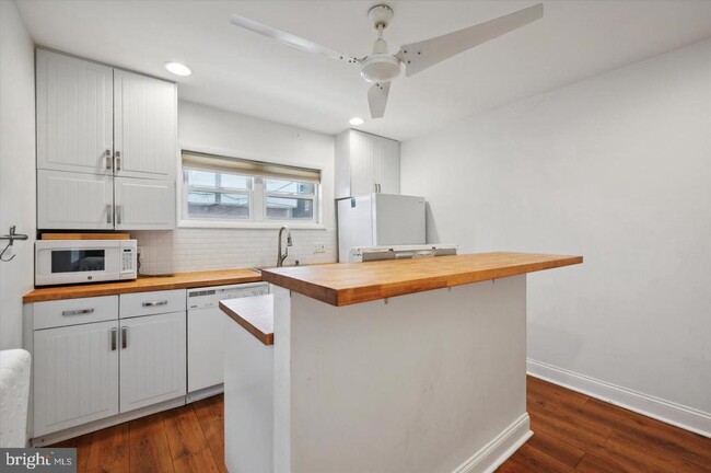 Building Photo - 2735 N 46th St