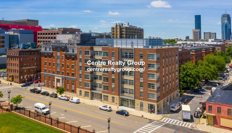 Building Photo - 595 Albany St