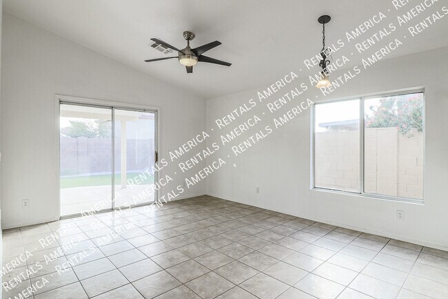 Building Photo - 12043 W Windrose Dr