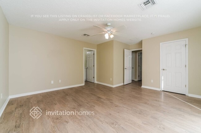 Building Photo - 215 1st St