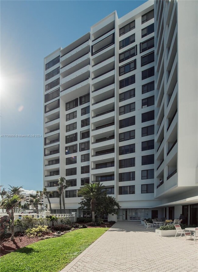 Building Photo - 3505 S Ocean Dr