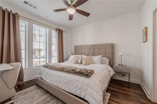 Building Photo - 515 Burton Dr