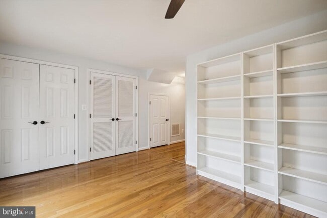 Building Photo - 5502 Sacramento Mews Pl
