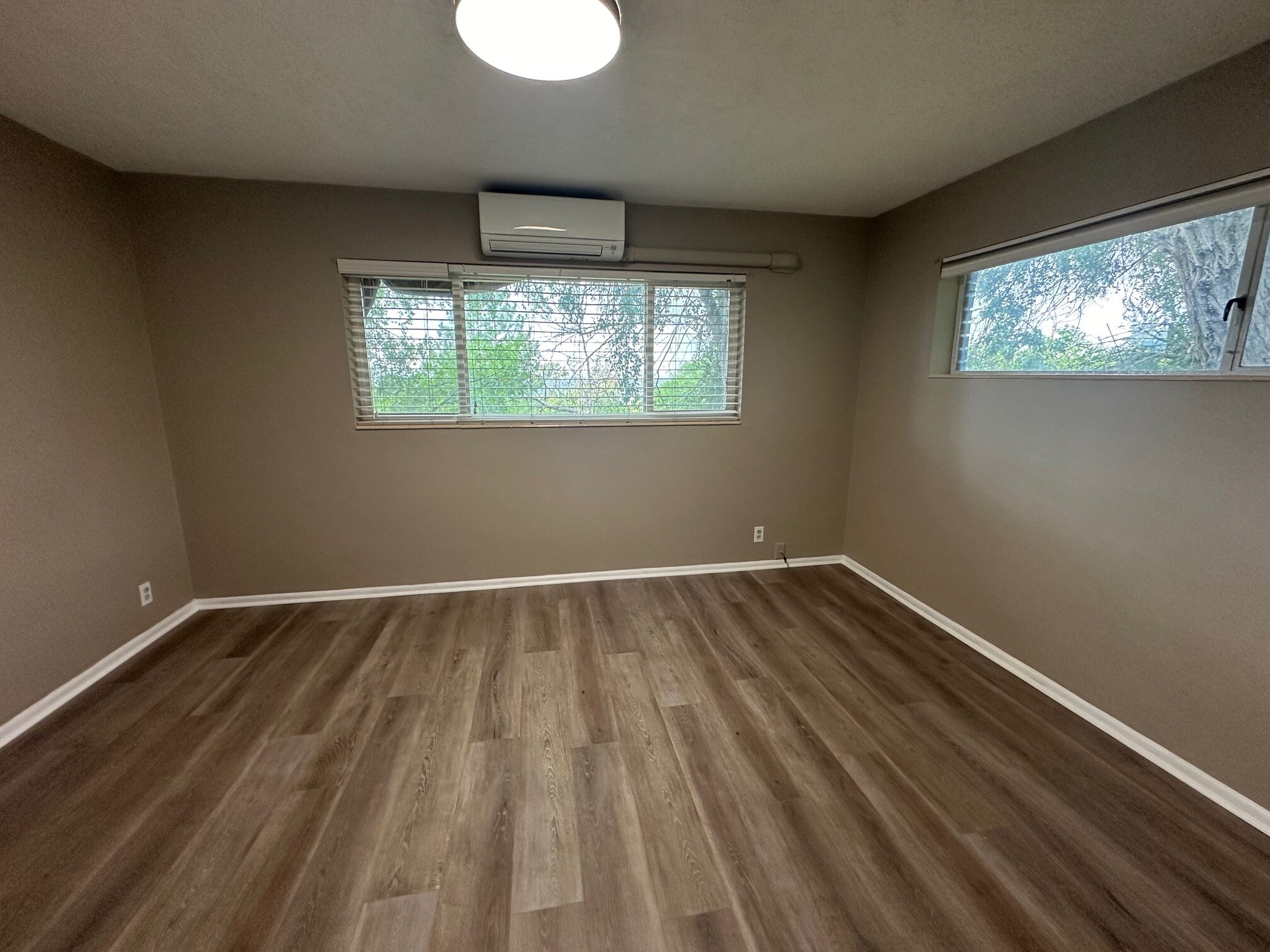 Bedroom - 80 W Zane Ave