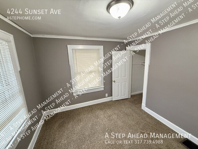 Building Photo - 4244 Sunset-3 Bed/2 Bath with bonus attic ...