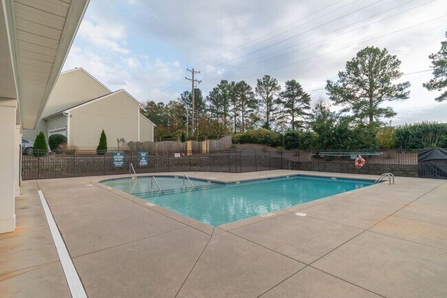 Building Photo - Corner lot home in beautiful Ft. Mill