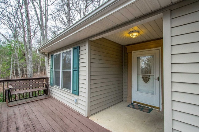 Building Photo - 10 Silver Springs Dr