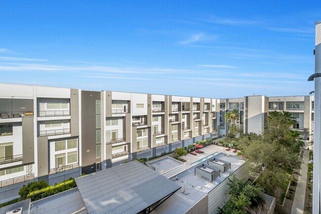 Building Photo - 2775 W Pebble Rd