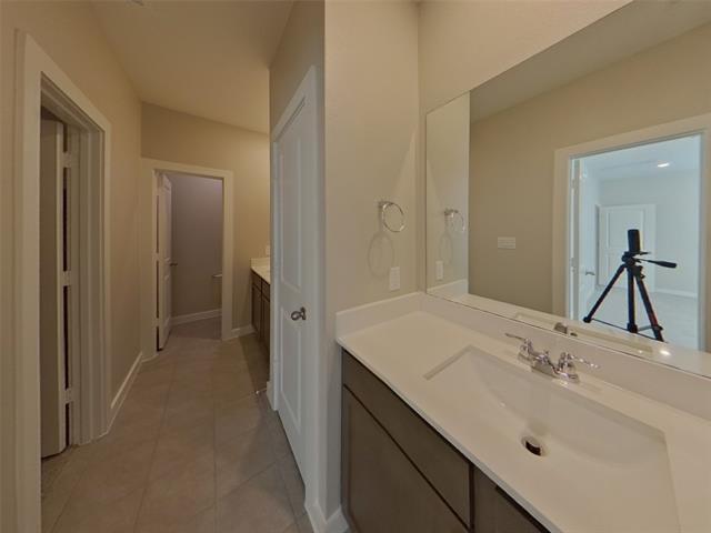 Building Photo - 5460 Sandstone Dr