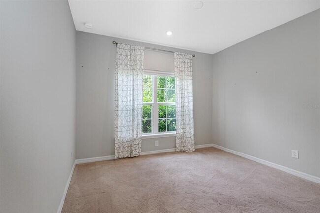 Building Photo - 11234 High Noon Trl
