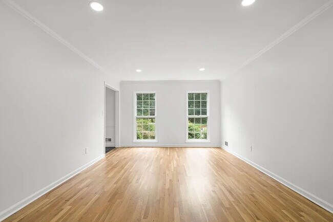 Building Photo - 2340 Castleridge Ct