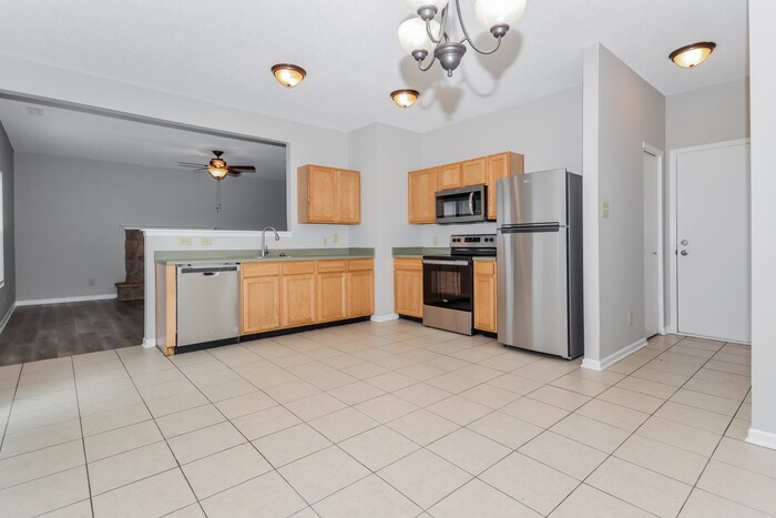 Building Photo - 2104 Bridlewood Dr