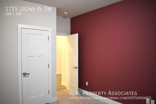 Building Photo - 1725 182nd Pl SW