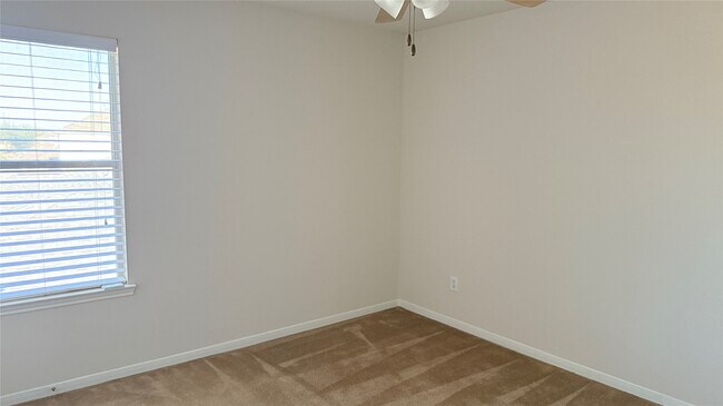 Building Photo - 2107 Auburn Vale St