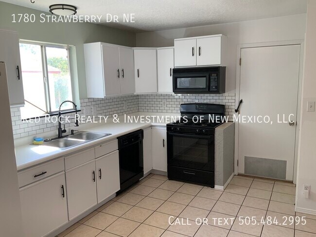 Building Photo - 1780 Strawberry Dr NE