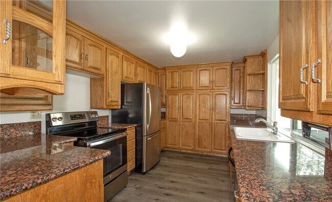 Building Photo - Gig Harbor Home on Oversized Lot