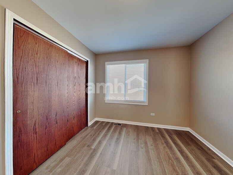 Building Photo - 1801 Winger Dr