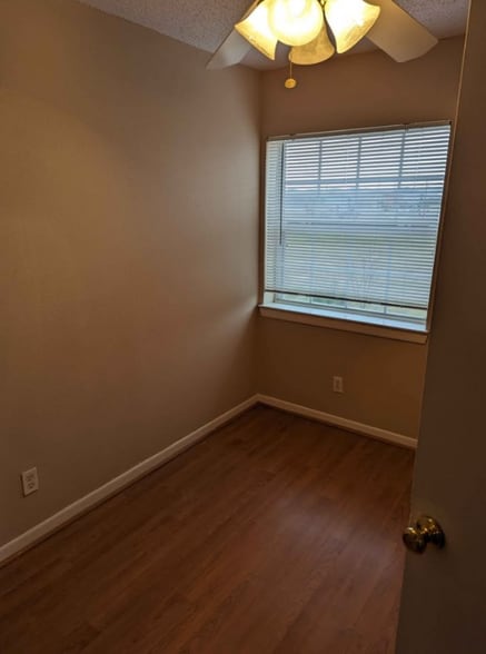 Building Photo - 506 Alpine St