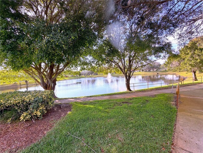 Building Photo - 1439 Captains Walk