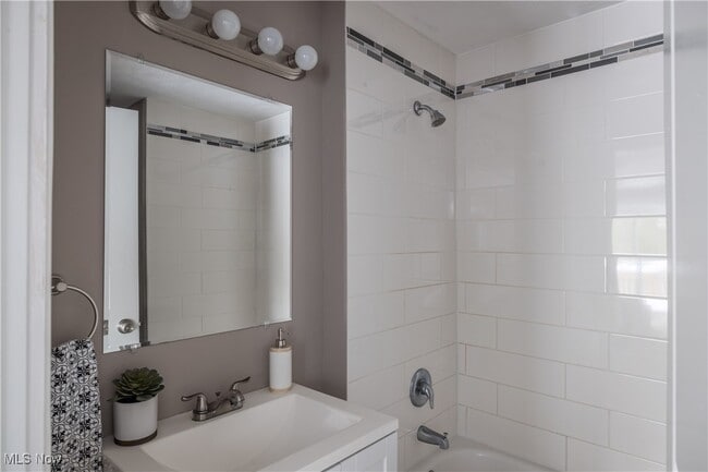 Building Photo - 4226 Broadview Rd