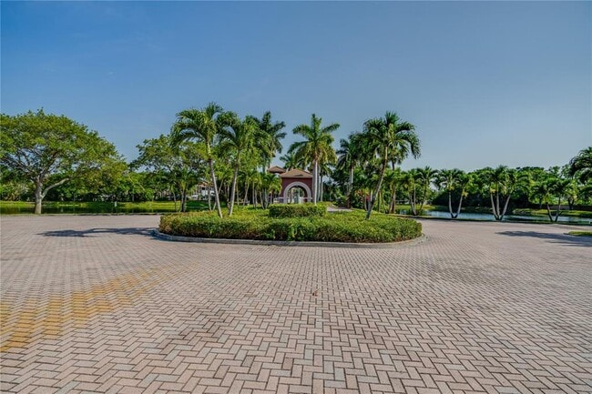 Building Photo - 10263 Gandy Blvd N