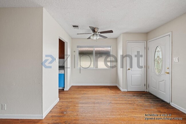 Building Photo - 2123 Peppertree Way