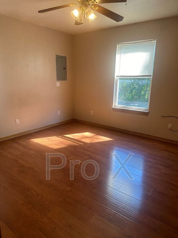 Building Photo - 1408 S Case St