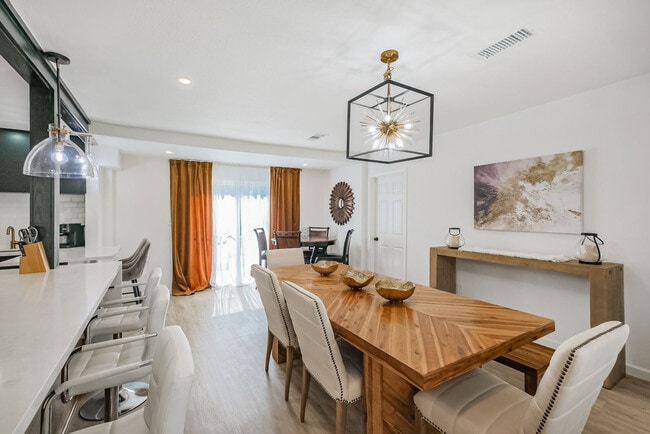 Building Photo - 5021 Libbey Dr