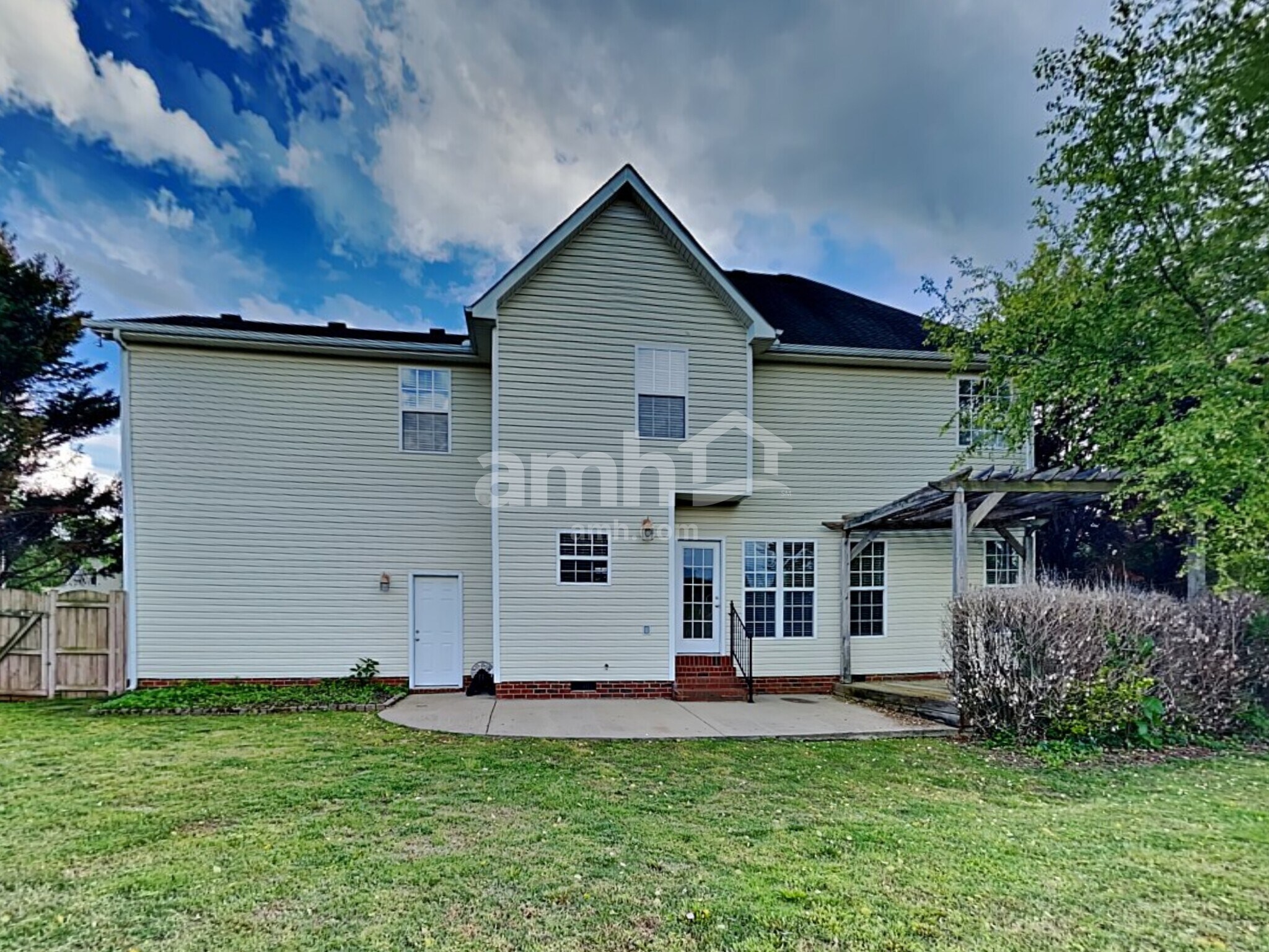 Building Photo - 3434 Wellington Pl