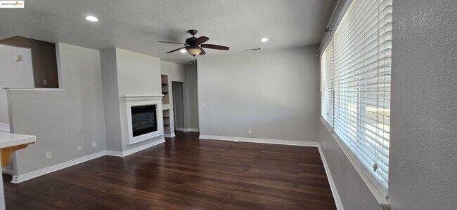Building Photo - 462 Windwood Dr