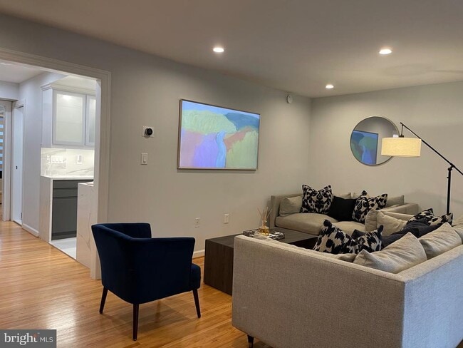 Building Photo - 519 G St SW