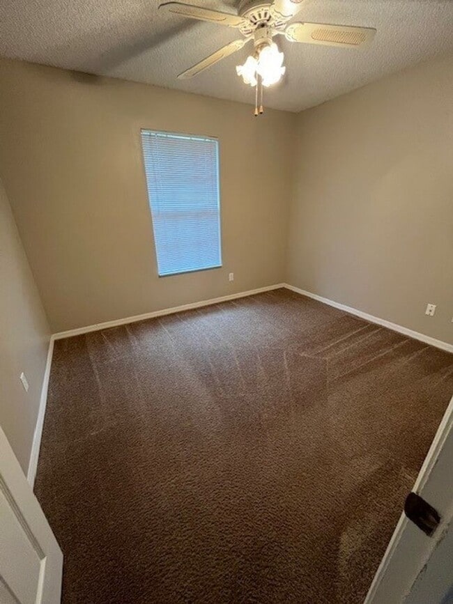 Building Photo - 1/2 off First Month of Rent! **4/2 in Copp...