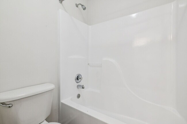 Two Bedroom B - 2 Bed / 1.5 Bath - 1,050 Sq.Ft. - Legacy Village