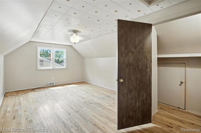 Building Photo - 25301 Ford St