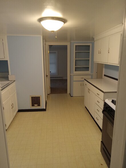 Kitchen - 31 Farrell Rd