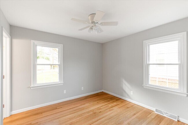 Building Photo - 2910 Fendall Ave