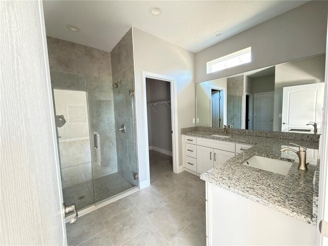 Building Photo - 5048 San Ignacio Dr