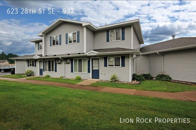 Building Photo - 623 28th St SE