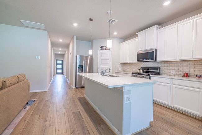 Building Photo - 17705 Hanson Ridge Dr