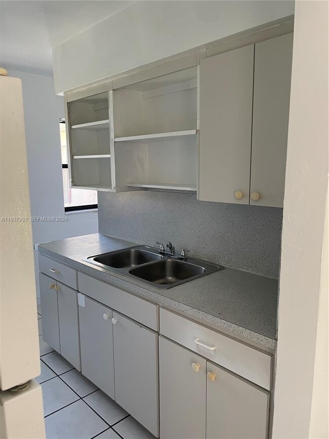 Building Photo - 2347 NW 28th St