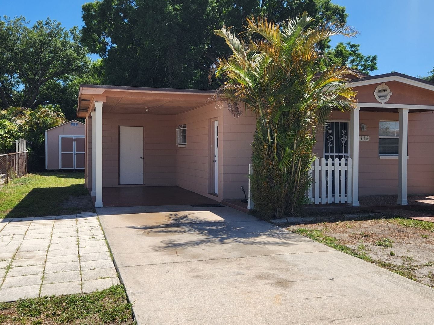 Building Photo - 3312 W St Louis St